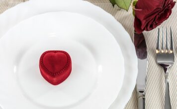 Czym się różnią oświadczyny i zaręczyny?