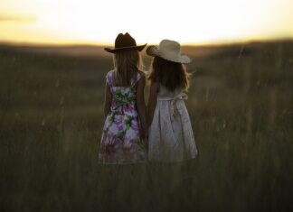 Jaki pasek pasuje do sukienki?