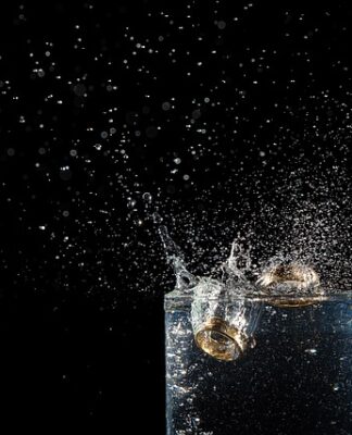 Dlaczego w Polsce nosi się obrączkę na prawej ręce?