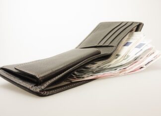 Co miesiąc z wypłatą?